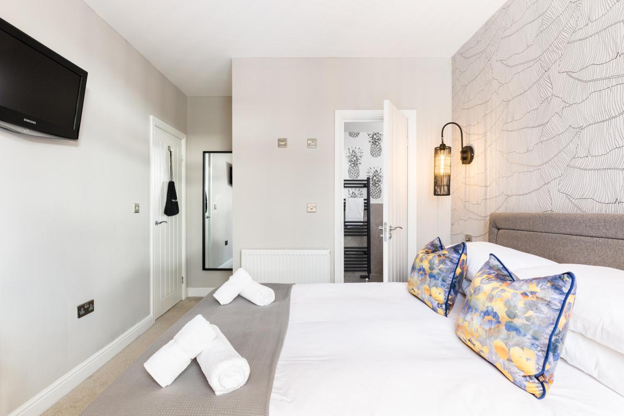 The Shirt Factory Apartment *